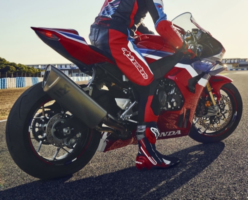 2024-CBR1000RR-R_FIREBLADE_SP_LOCATION_2528_L