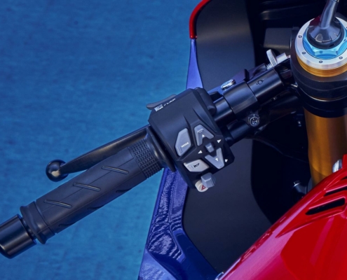 2024-CBR1000RR-R_FIREBLADE_SP_LOCATION_4657_L