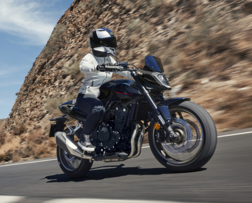 2026-CB500_Hornet_Location_ACTION_02_0512_L_v2