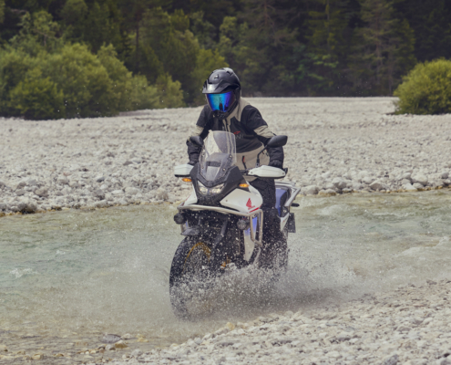 2025-XL750_Transalp_White_Location_Action_06_0054_L