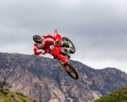 Screenshot 2025-10-01 at 15-57-33 CRF250R - 250cc Dirt Bike - Honda